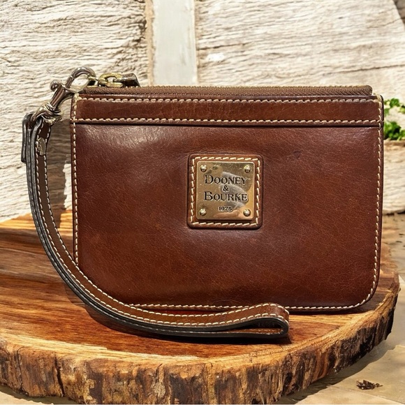 LOW STARTDooney & Bourke Brown Leather Wristlet | Gold Hardware | Paisley Lining - Picture 3 of 11